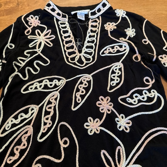 Size Small Once Again Embroidered Black Beige Tunic Top 3/4 Sleeve V-Neck EUC - Picture 2 of 8